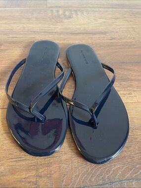 Vineyard Vines Navy‎ Blue Patent Flip Flops Size 7